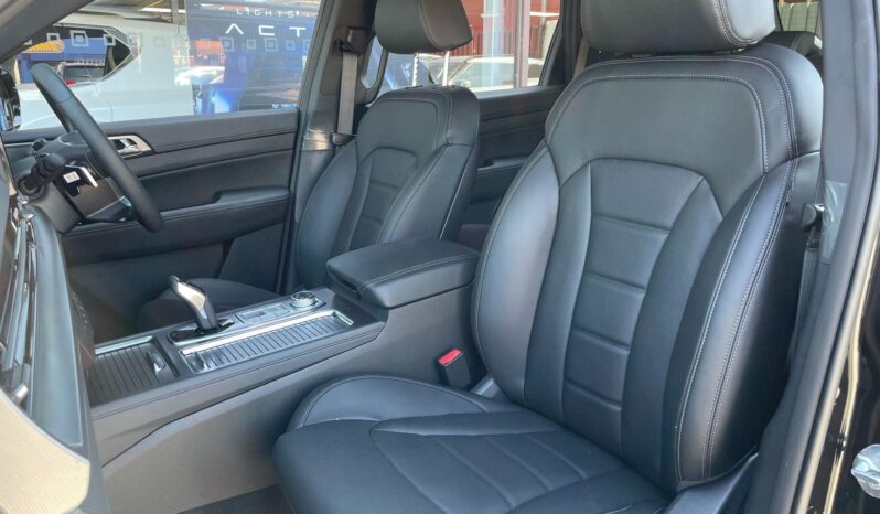 
								New KGM Rexton full									