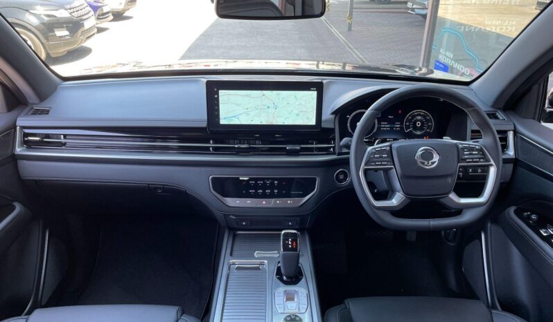 
								New KGM Rexton full									
