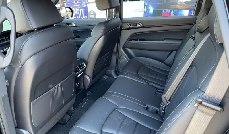 
								New KGM Rexton full									