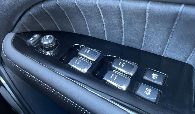 
								New KGM Rexton full									