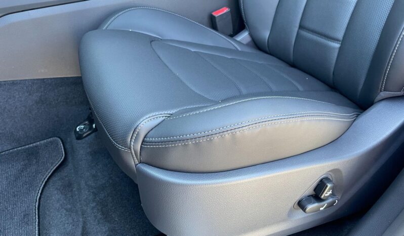 
								New KGM Rexton full									